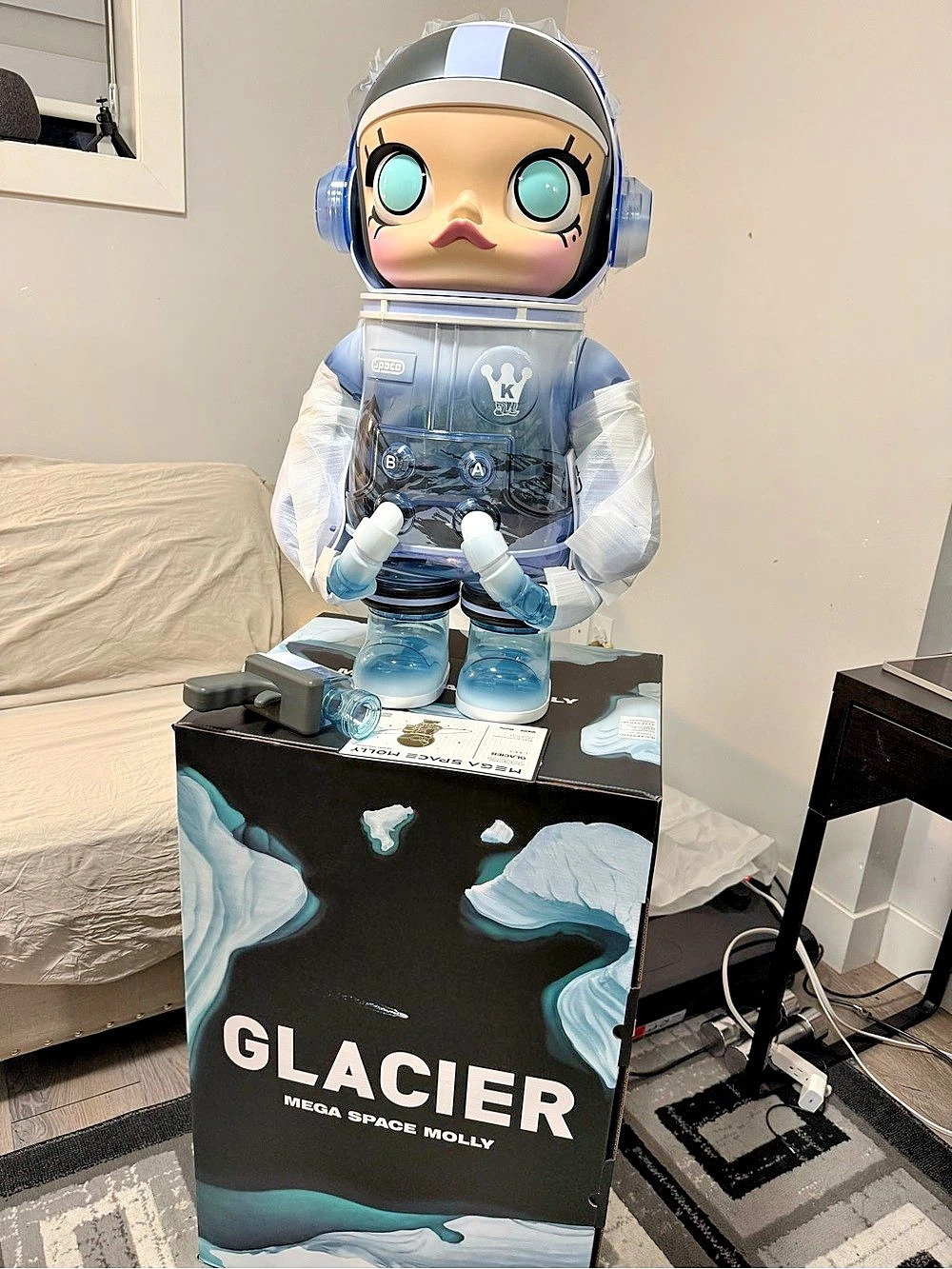 Molly Mega Space Molly Glacier 1000% Collectible Figure